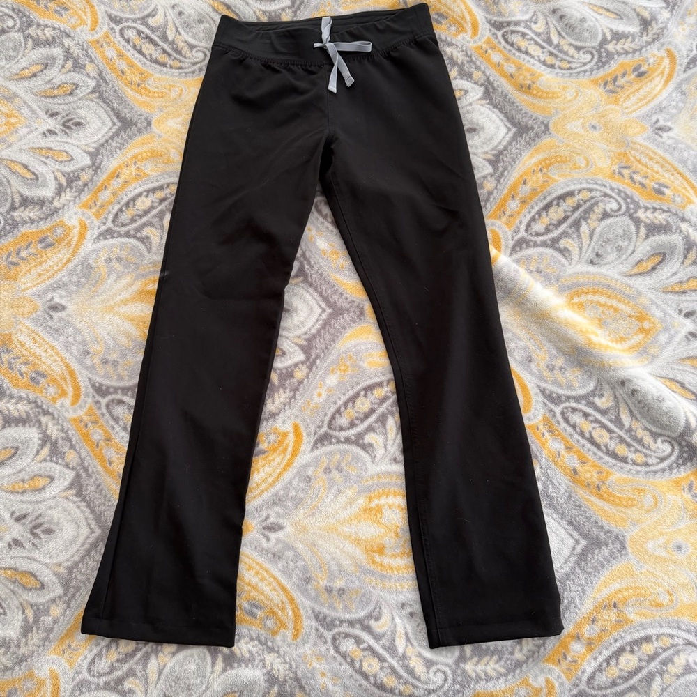 Figs Straight Leg Scrub Pants in Black with Gray Drawstring
